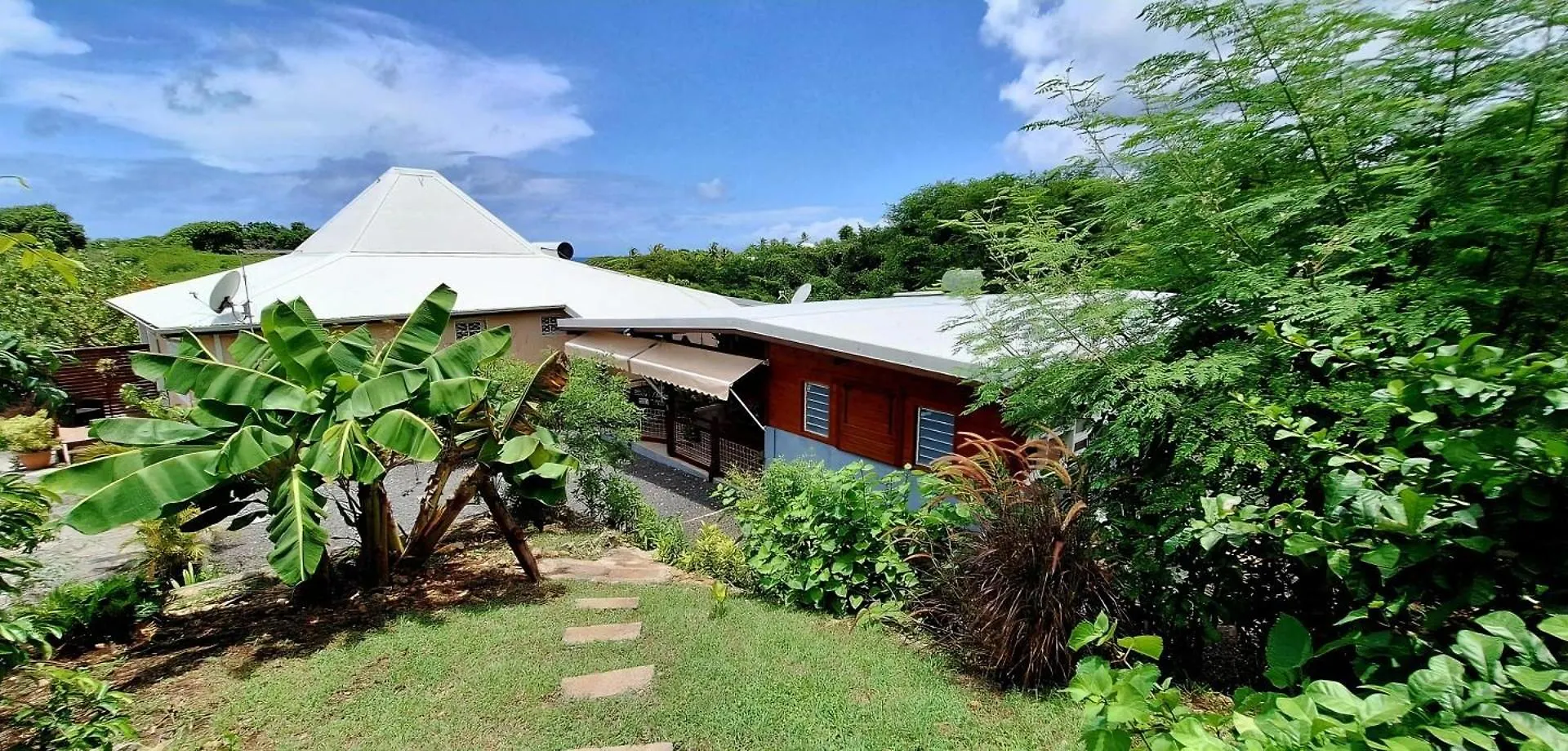 Holiday home Lauxilliadora Kreol Lodge - Bord De Mer - Piscine Et Jacuzzi Sainte-Anne